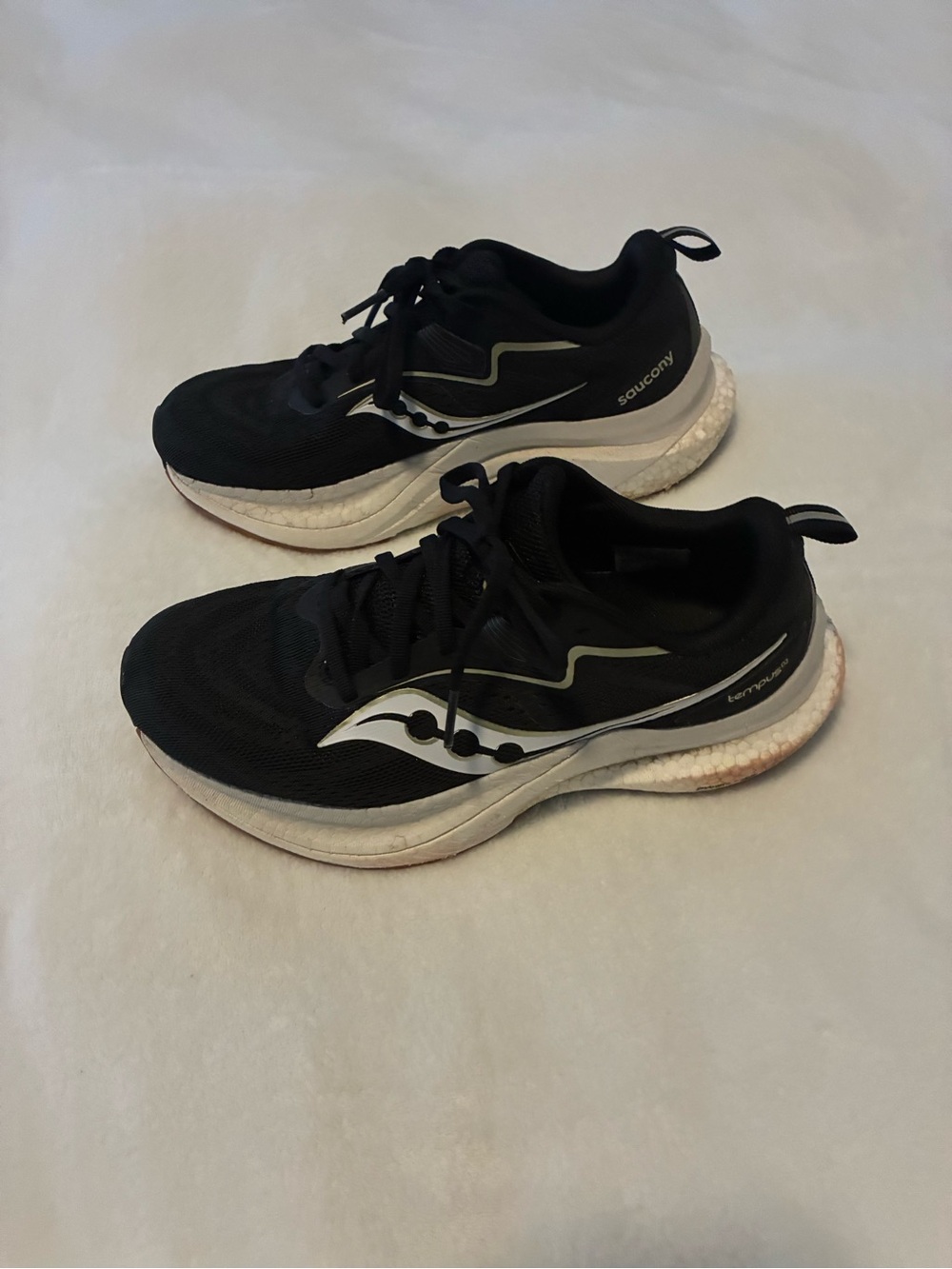 Saucony Black & White women’s Running Sneakers